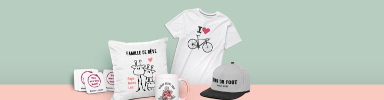 Cadeau fraîchement emballé et t-shirt personnalisé