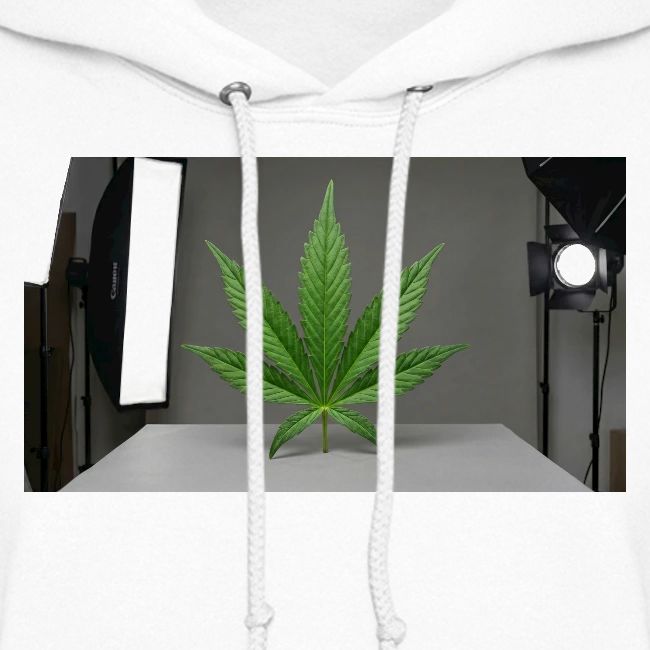 ***CANNABIS LEAF TEE***