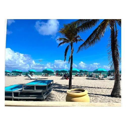 Hollywood Beach - Men's Premium T-Shirt