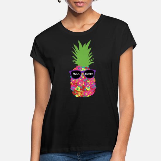 aloha beach pineapple trip to the beach Cool summer shirt Cute graphic pineapple with glasses T-Shirt foodie shirt