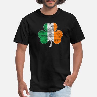 St Patricks Day Vintage Distressed Irish Flag Shamrock - Men&#39;s T-Shirt