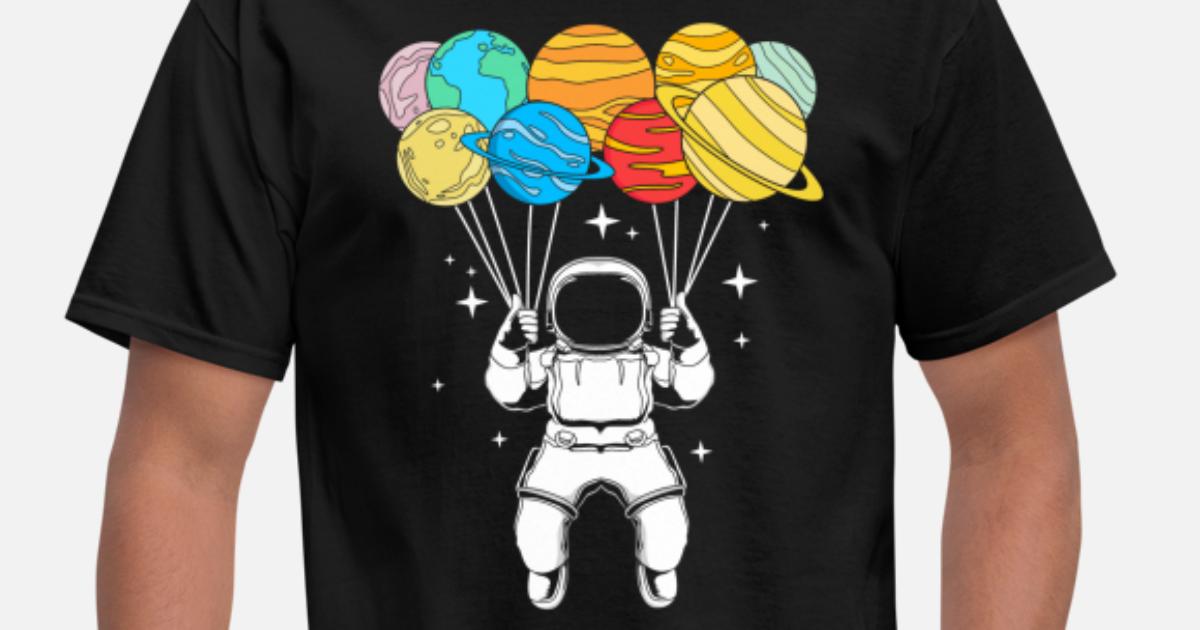 ærme straf morder Astronaut Holding Planet Balloons Solar System' Men's T-Shirt | Spreadshirt