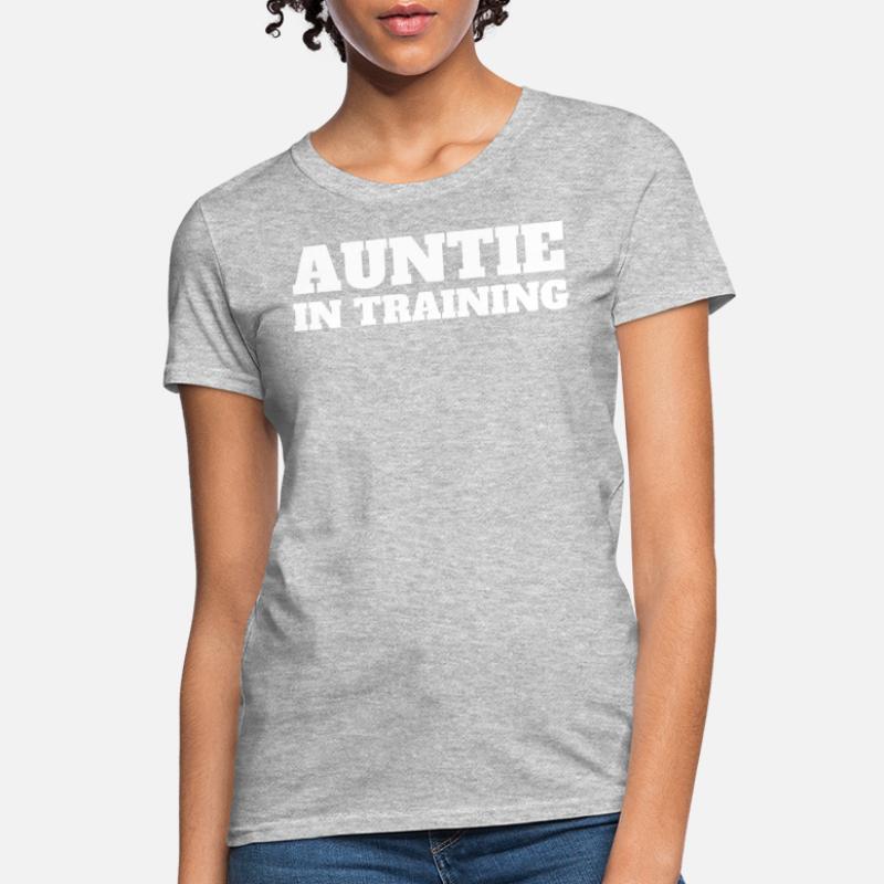 Womens Promoted To Auntie 2020 T shirt Cute Funny New Aunt Sister Gift Novelty