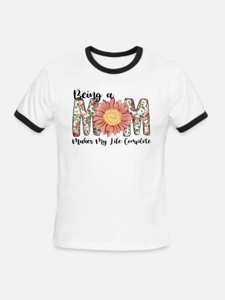 Being a mom makes my life complete - Men's Ringer T-Shirt - white/black