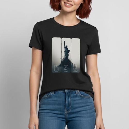 USA: Liberty Rising Over Manhattan - Heavyweight Unisex T-Shirt by Gildan