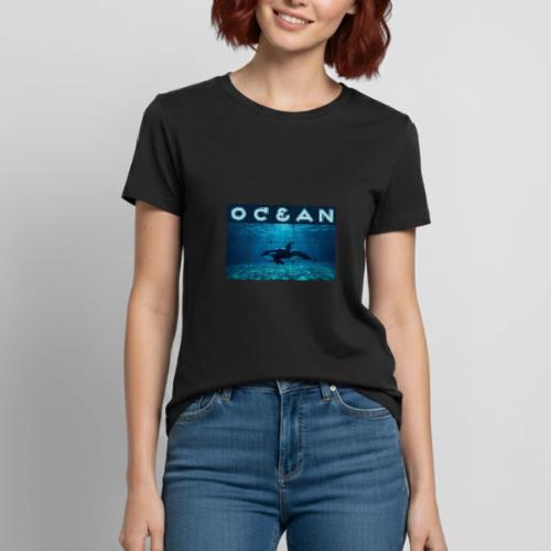 Ocean: Orca in Motion - Heavyweight Unisex T-Shirt by Gildan