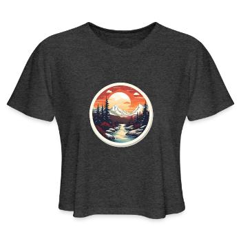 National Park Winter Snow - Women's Cropped T-Shirt - deep heather - Front - Camila (177cm)