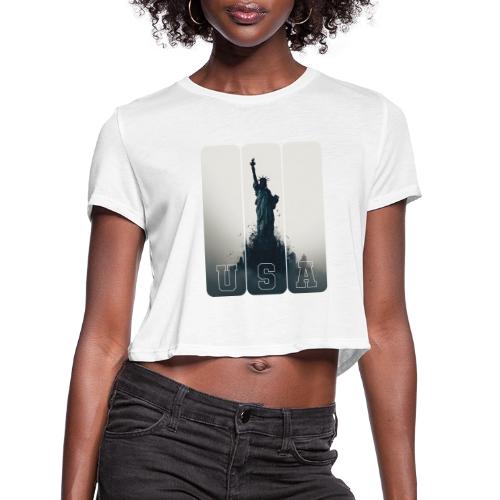 USA: Liberty Rising Over Manhattan - Women's Cropped T-Shirt