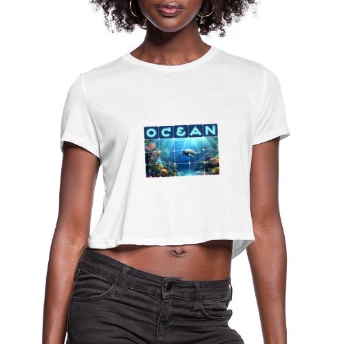 Ocean: Turtle Drift - Women's Cropped T-Shirt