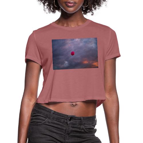 the lonely balloon - Women's Cropped T-Shirt