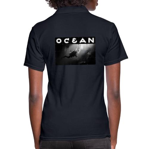 Ocean: Monochrome descent of a scuba diver - Women's Pique Polo Shirt