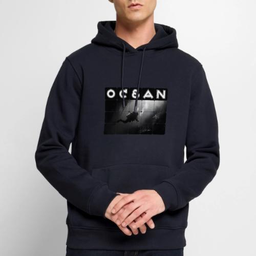 Ocean: Monochrome descent of a scuba diver - Men's Premium Hoodie