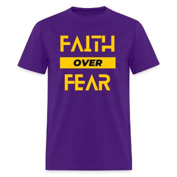 FAITH OVER FEAR - Men's T-Shirt - purple - Front - Jose (178cm)