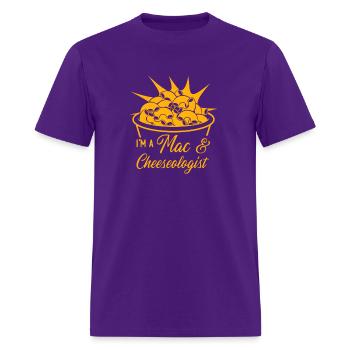 Mac And Cheese I'M A Mac Cheeseologist - Men's T-Shirt - purple - Front - Jose (178cm)