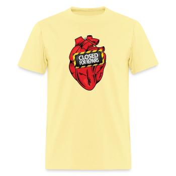 Funny heart closed for repairs - Men's T-Shirt - cornsilk - Front - Jose (178cm)