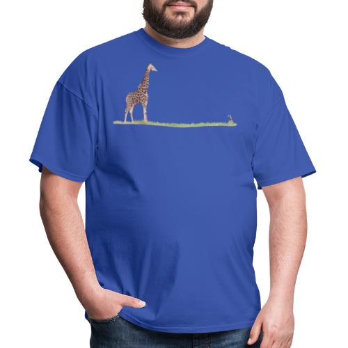 Big Giraffe, Tiny Photographer - Men's T-Shirt