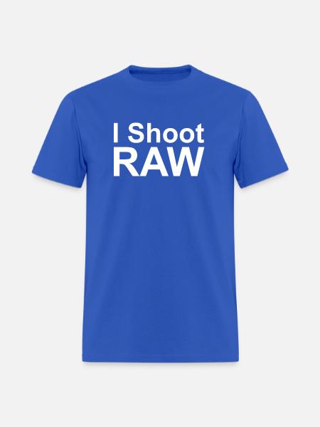 I shoot raw - Men's T-Shirt - royal blue
