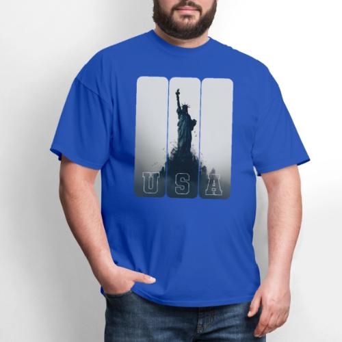 USA: Liberty Rising Over Manhattan - Men's T-Shirt