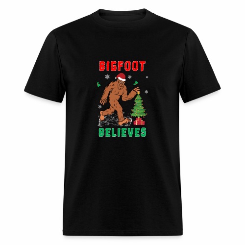 Bigfoot Believes in Christmas Snowy Squatchy Beast - Men's T-Shirt