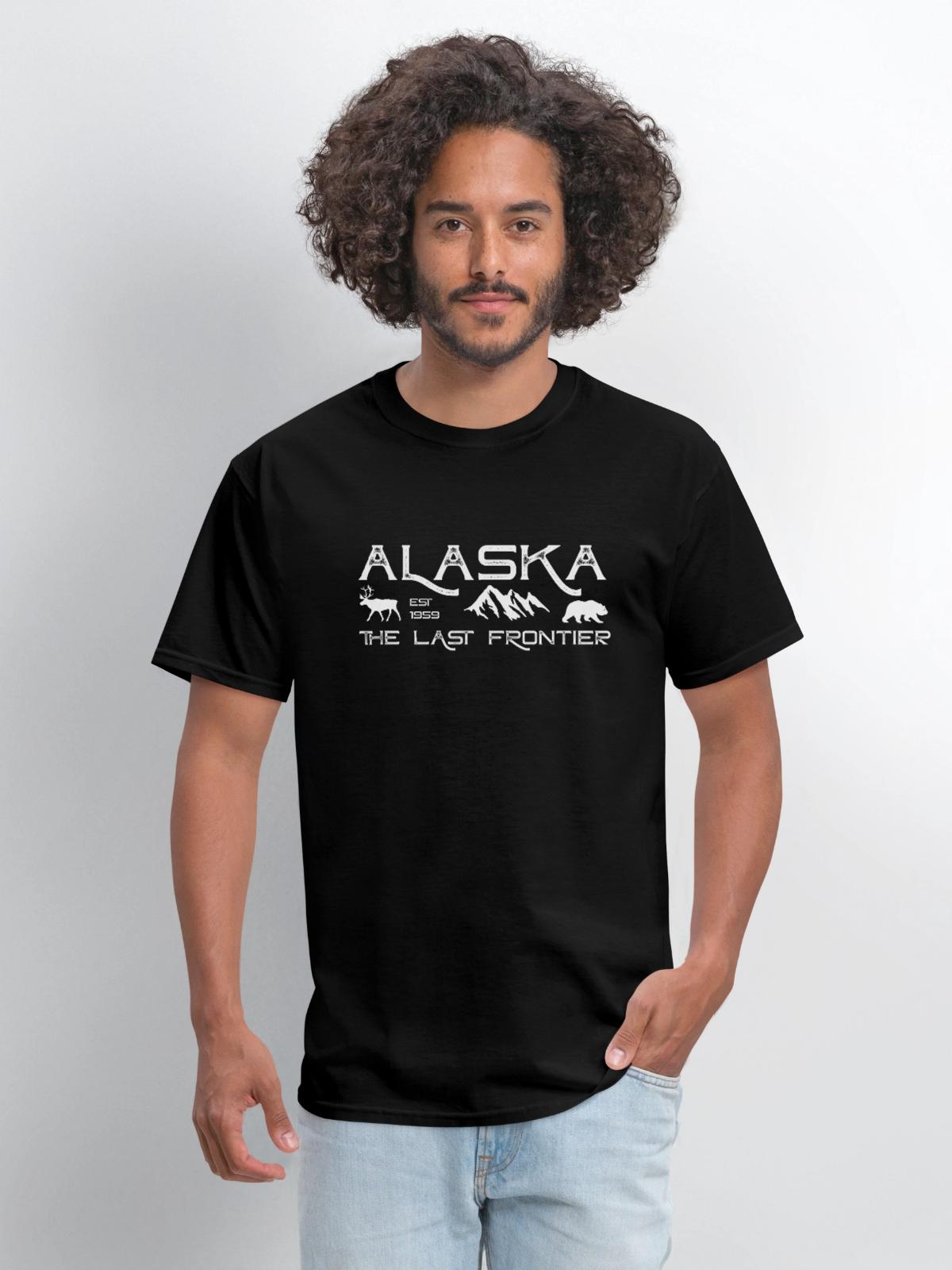 Rustic Alaska The Last Frontier Alaskan Outdoors - Men's T-Shirt - black - Front - Jose (178cm)
