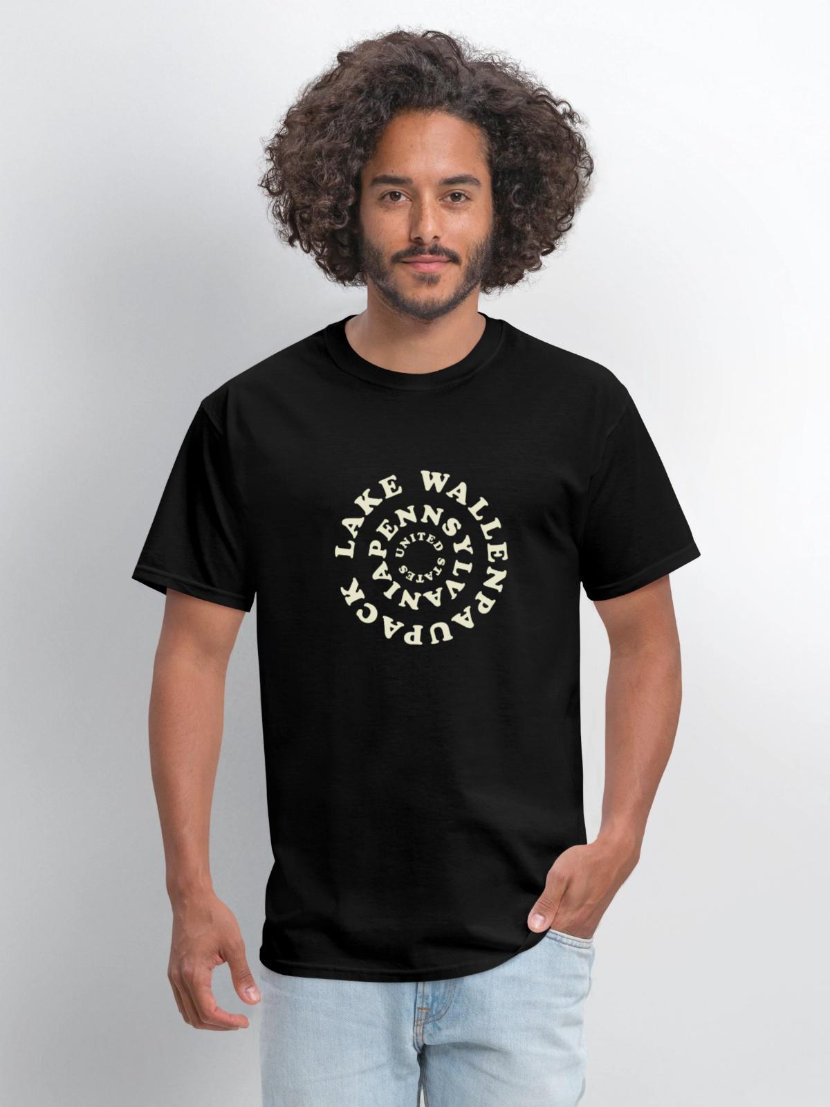 Lake Wallenpaupack Pennsylvania Trees - Men's T-Shirt - black - Front - Jose (178cm)