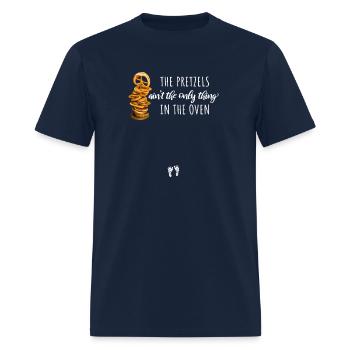 Pregnant Mom Oktoberfest Pretzel In Oven Pregnancy - Men's T-Shirt - navy - Front - Jose (178cm)