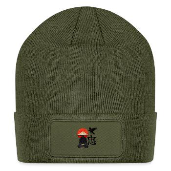 Zen Monk Meditating Under Sun 忠 (chū = „Loyalty“) - Patch Beanie - olive - Front