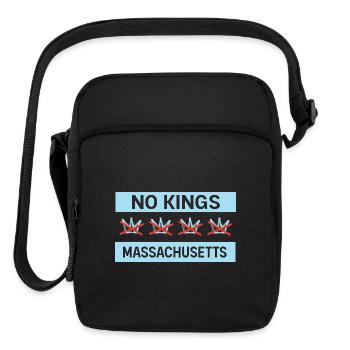 No Kings Massachusetts Tee - Upright Crossbody Bag - black - Front
