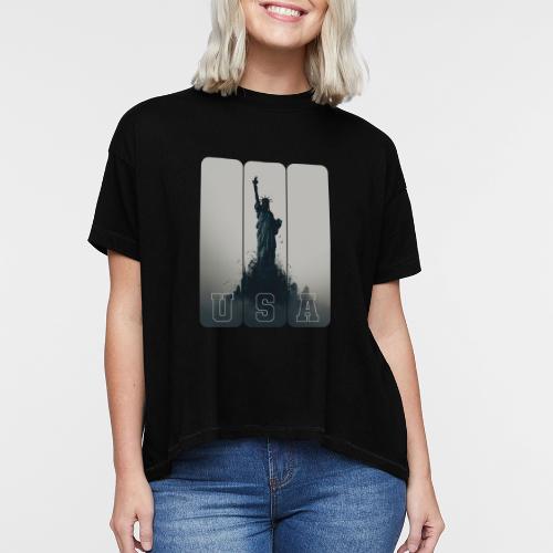 USA: Liberty Rising Over Manhattan - Women's Hi-Lo Tee
