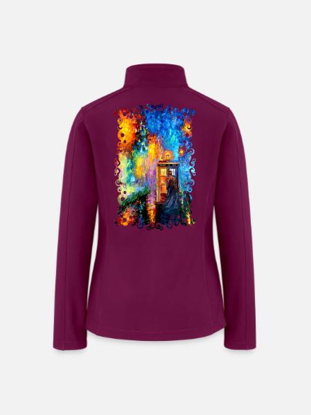 Time traveller lost in the strange city - Women’s Soft Shell Jacket - raspberry