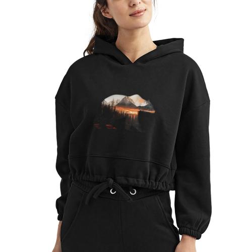 Canada Bear: fiery tones - Women’s Cropped Hoodie