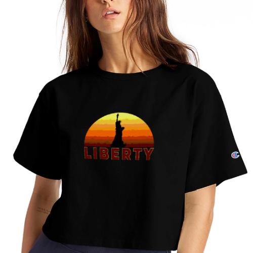 USA: Sunset Liberty Bold - Champion Women’s Cropped T-Shirt