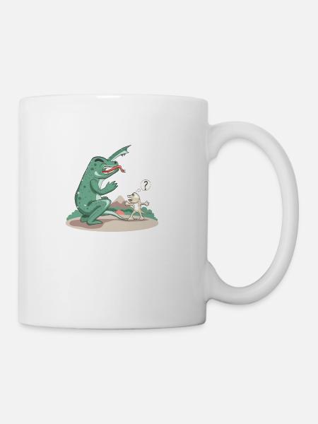 chameleon vs lizard - Coffee/Tea Mug - white