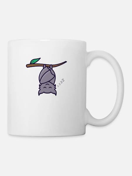 Sleeping bat in tree branch - Coffee/Tea Mug - white