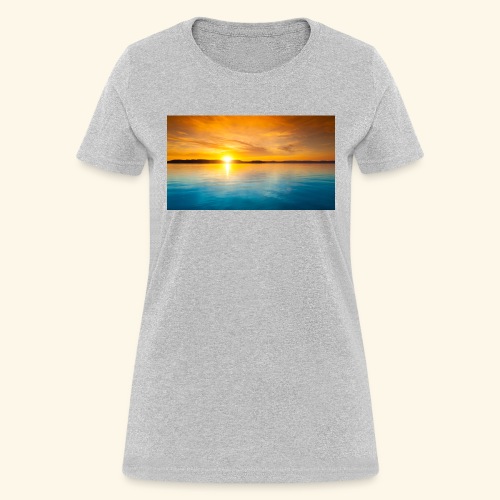 Sunrise over water - Women's T-Shirt