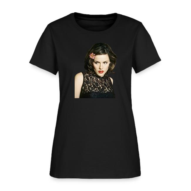 Kathleen Robertson Exclusive BH 90210 Show T-Shirt