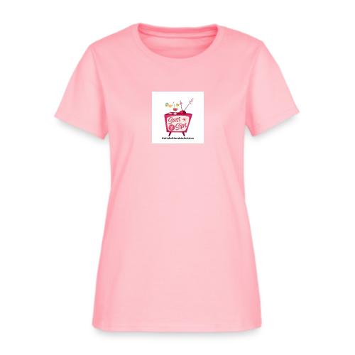 sassnsips com drinksfriendstelevision - Women's T-Shirt