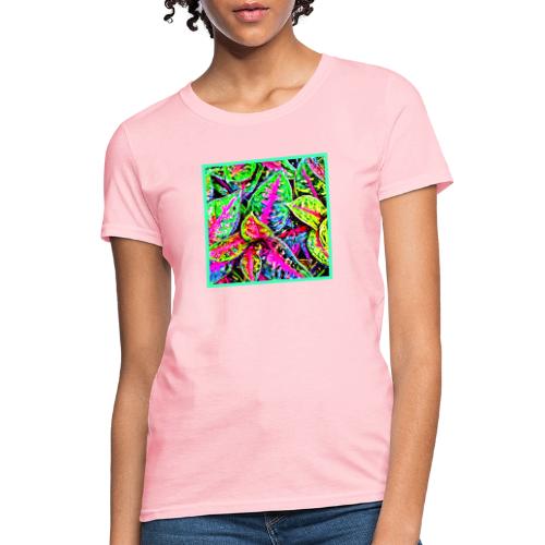 Vibrant Nature ChicLeaf Pattern - Women's T-Shirt
