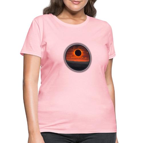Eclipse Horizon - Women's T-Shirt