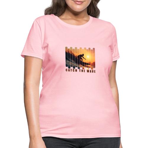 Surfing: Catch the Wave - Women's T-Shirt