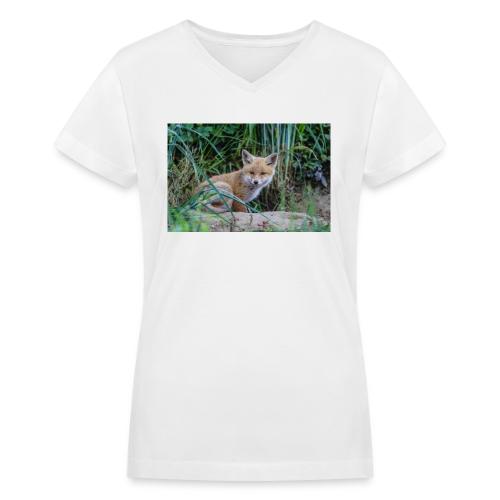 fox - Women's V-Neck T-Shirt