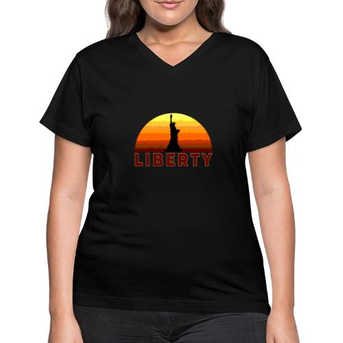 USA: Sunset Liberty Bold - Women's V-Neck T-Shirt