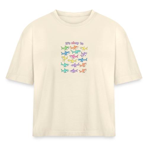 It’s Okay To – Cute Pastel Shark - Women's Heavyweight Cropped T-Shirt
