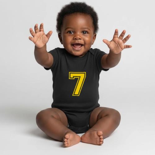 Number 7 in a classic athletic collegiate font - Organic Short Sleeve Baby Bodysuit