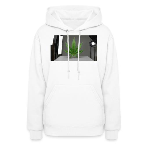 ***CANNABIS LEAF TEE*** - Women's Hoodie
