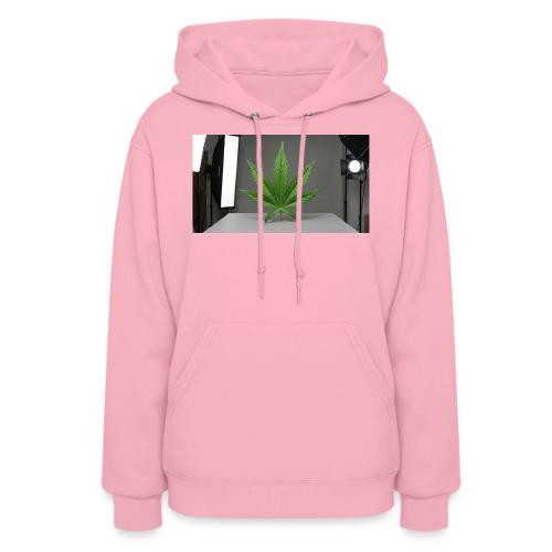 ***CANNABIS LEAF TEE*** - Women's Hoodie