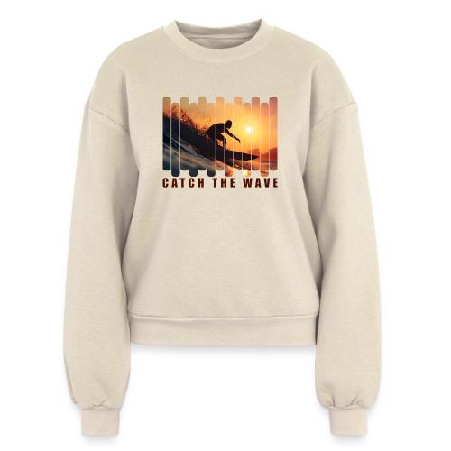 Surfing: Catch the Wave - Women's Fleece Crewneck Sweatshirt
