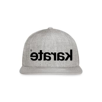 Karate Backwards In A Black Font - Snapback Baseball Cap - heather gray - Front