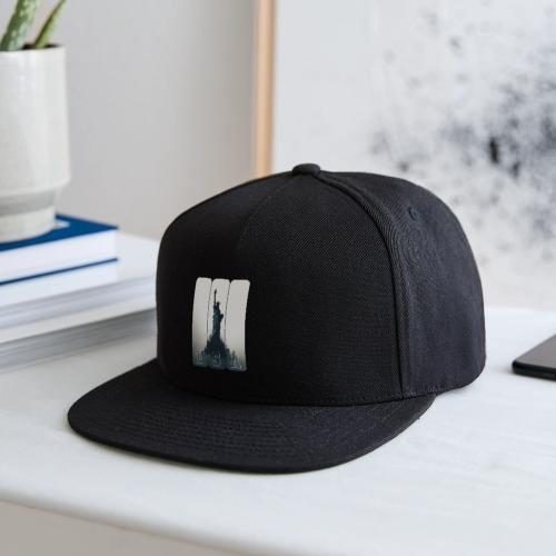 USA: Liberty Rising Over Manhattan - Snapback Baseball Cap