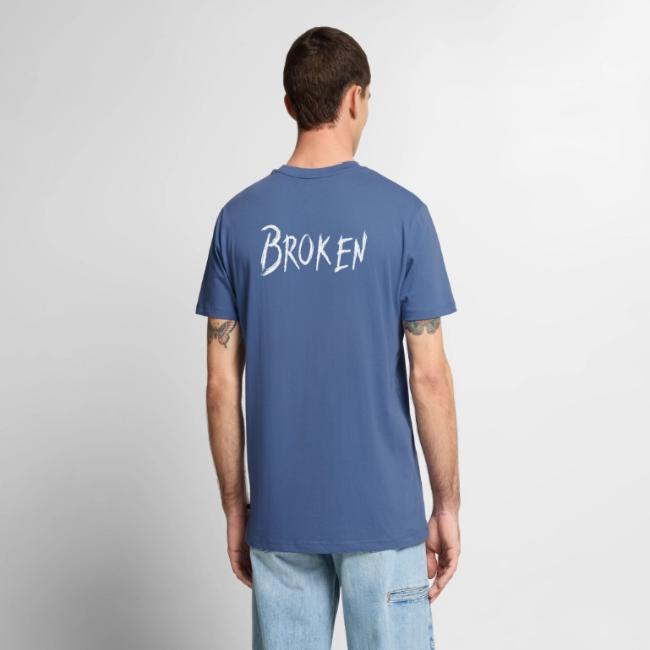 Broken Heart -𝒲𝒽𝒾𝓉𝑒